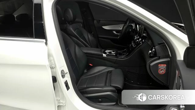 Mercedes-Benz C-Class W205 2018 Белый из Кореи, фото 2