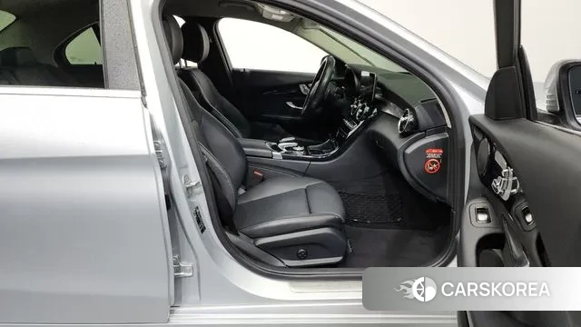 Mercedes-Benz C-Class W205 2019 Серебряный из Кореи, фото 2