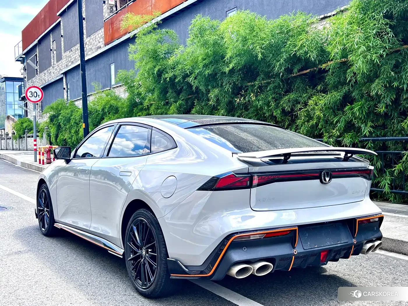 Chang'an UNI-V 2024 Silver/gray из Китая, фото 2