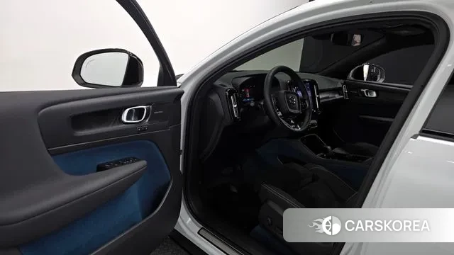 Volvo C40 Richards 2023 Белый из Кореи, фото 2