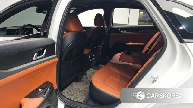 Kia The New K5 3rd generation 2023 Белый из Кореи, фото 2