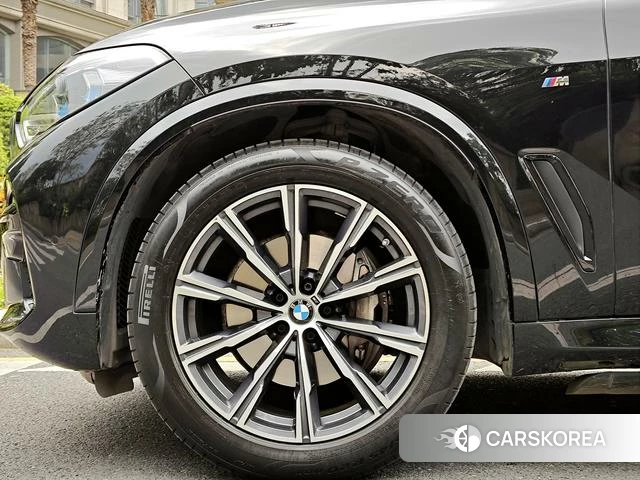 BMW X5 (imported) 2021 Черный из Китая, фото 2