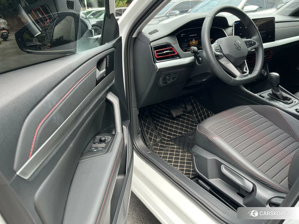Volkswagen Lavida 2023 Белый из Китая, фото 2