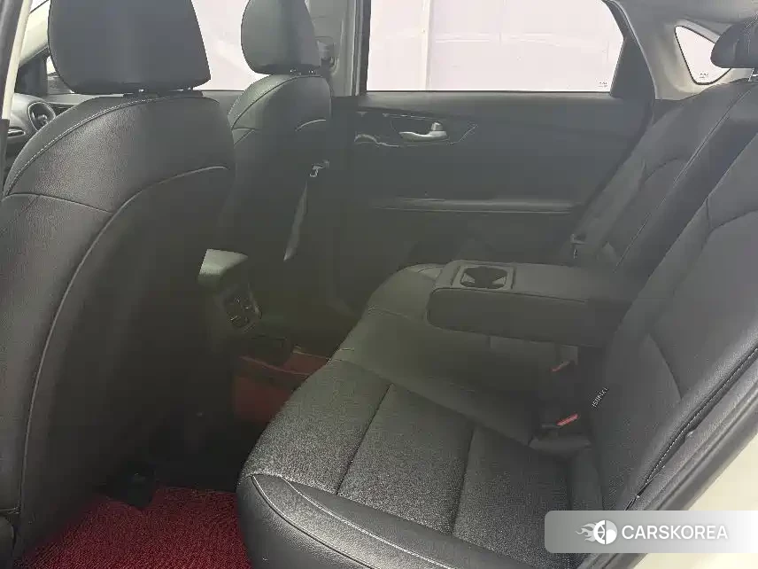 Kia K3 2022 Белый из Китая, фото 2