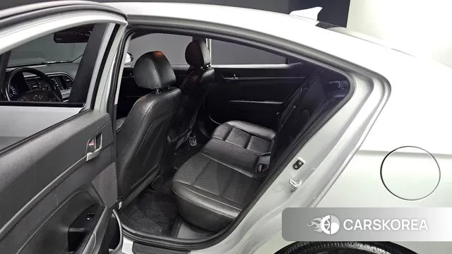 Hyundai Avante AD 2018 Серебристо-серый из Кореи, фото 2