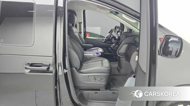 Hyundai Staria 2025 Черный из Кореи, фото 2