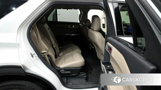 Ford Explorer 6th Generation 2021 Белый из Кореи, фото 2