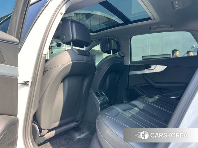 Audi A4L 2023 Белый из Китая, фото 2