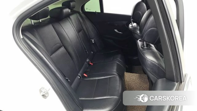 Mercedes-Benz C-Class W205 2018 Белый из Кореи, фото 2