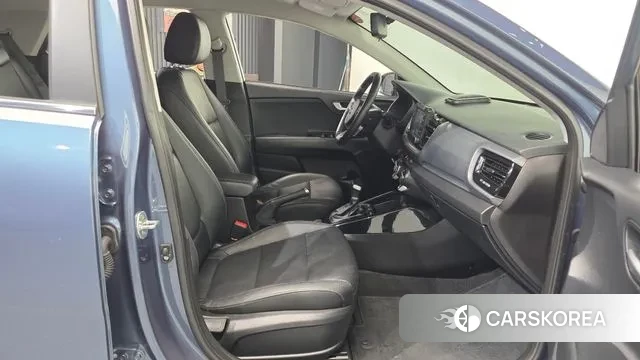 Kia Stonic 2018 Синий из Кореи, фото 2