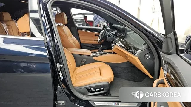 BMW 5 Series (G30) 2020 Черный из Кореи, фото 2