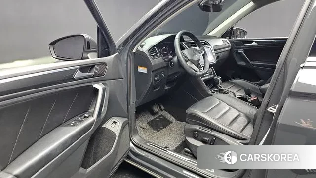 Volkswagen Tiguan second Generation 2021 Серый из Кореи, фото 2