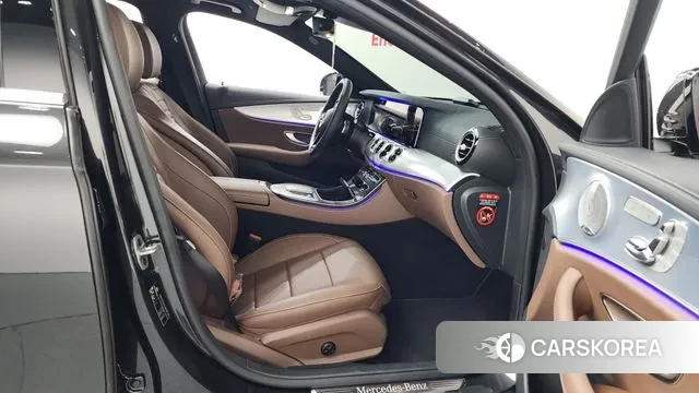 Mercedes-Benz E-Class W213 2021 Серый из Кореи, фото 2