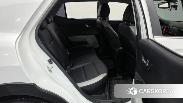 Kia Stonic 2018 Белый из Кореи, фото 2