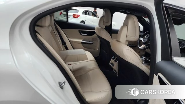 Mercedes-Benz C-Class W206 2023 Белый из Кореи, фото 2
