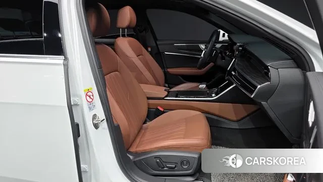 Audi A6 (C8) 2023 Белый из Кореи, фото 2