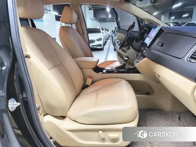 Kia The New Carnival 2019 Черный из Кореи, фото 2