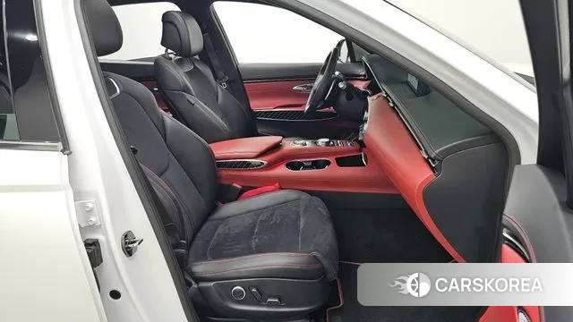 Genesis GV70 2021 Белый из Кореи, фото 2