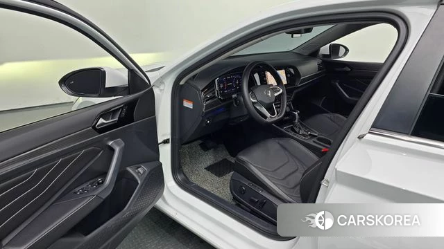 Volkswagen 7th Generation of Jetta 2023 Белый из Кореи, фото 2