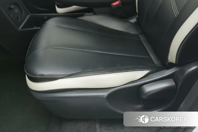 Geely Geometry E firefly 2023 Белый из Китая, фото 2