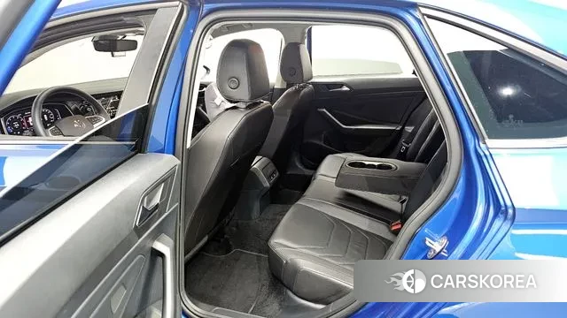 Volkswagen 7th Generation of Jetta 2023 Синий из Кореи, фото 2