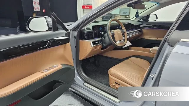 Hyundai Grandeur Hybrid (GN7) 2023 Светло-серебряный цвет из Кореи, фото 2