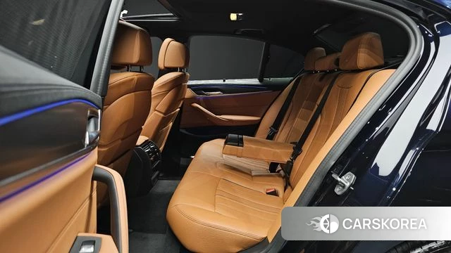 BMW 5 Series (G30) 2022 Черный из Кореи, фото 2