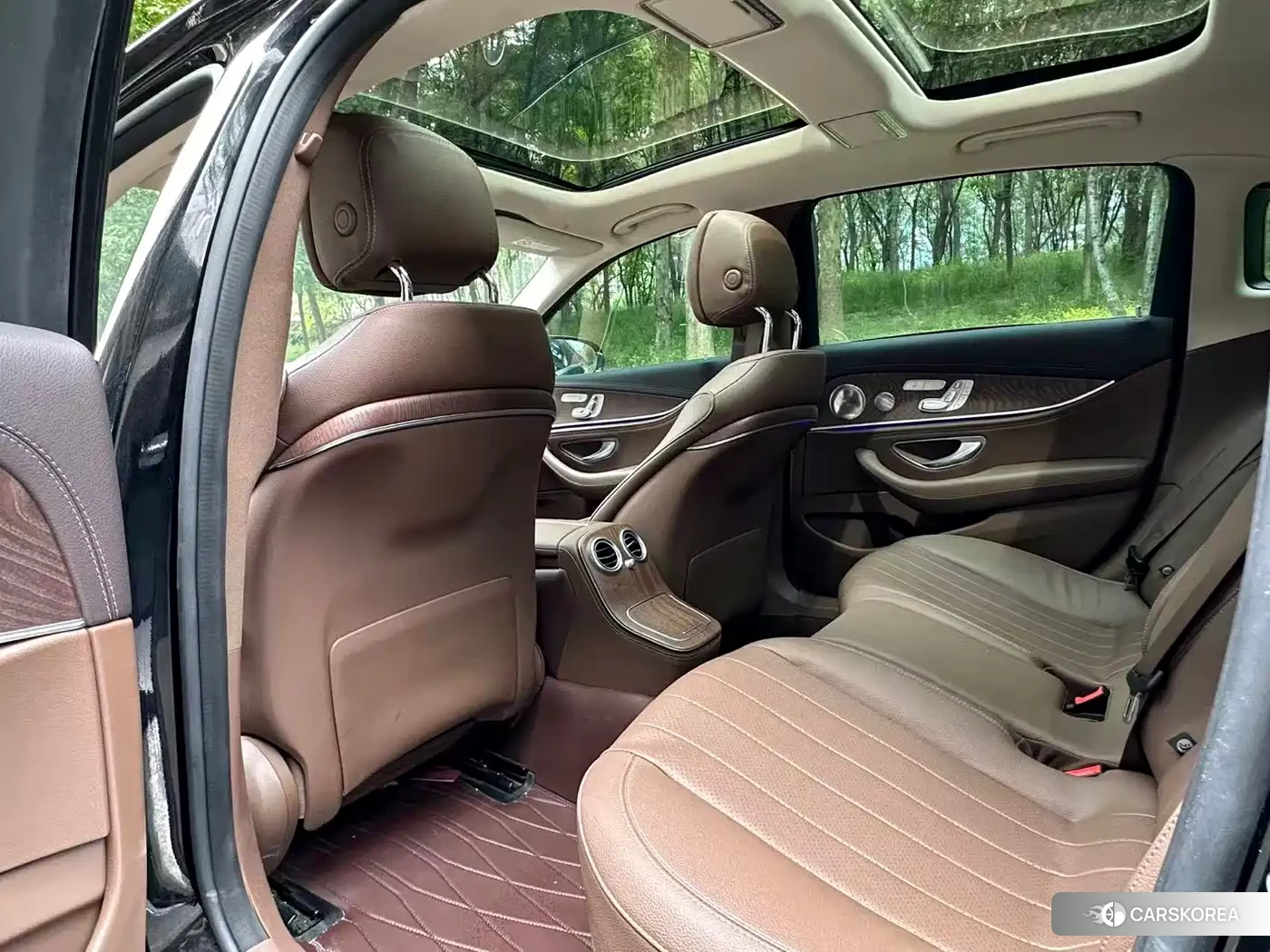 Mercedes-Benz E-Class 2023 Черный из Китая, фото 3