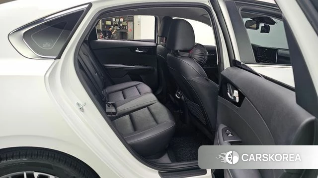 Kia The New K3 2nd generation 2022 Белый из Кореи, фото 2