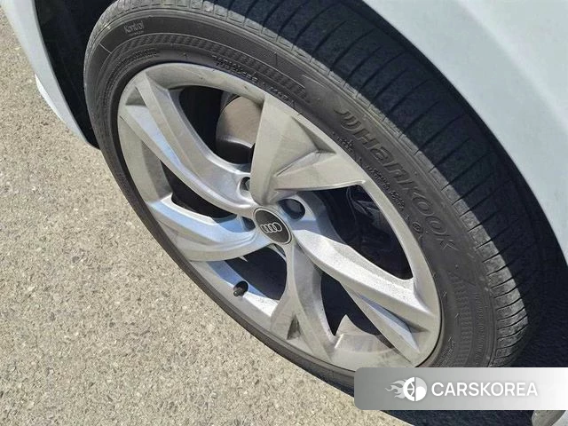 Audi A4 (B9) 2021 Белый из Кореи, фото 2