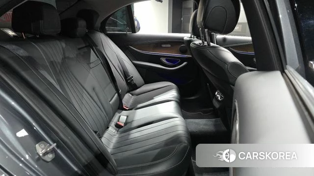 Mercedes-Benz E-Class W213 2018 Серый из Кореи, фото 2