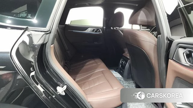 BMW 4 Series (G22) 2025 Черный из Кореи, фото 2