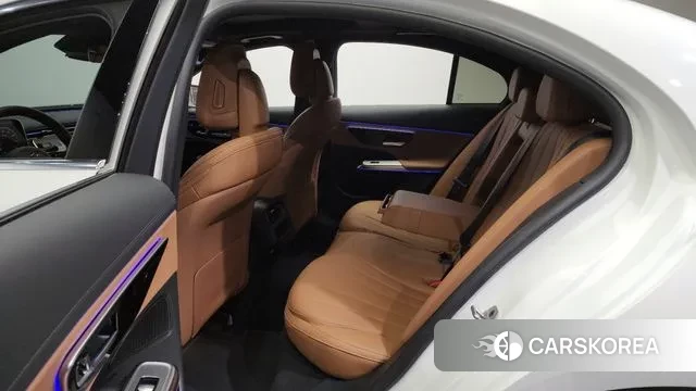 Mercedes-Benz E-Class W214 2024 Белый из Кореи, фото 2