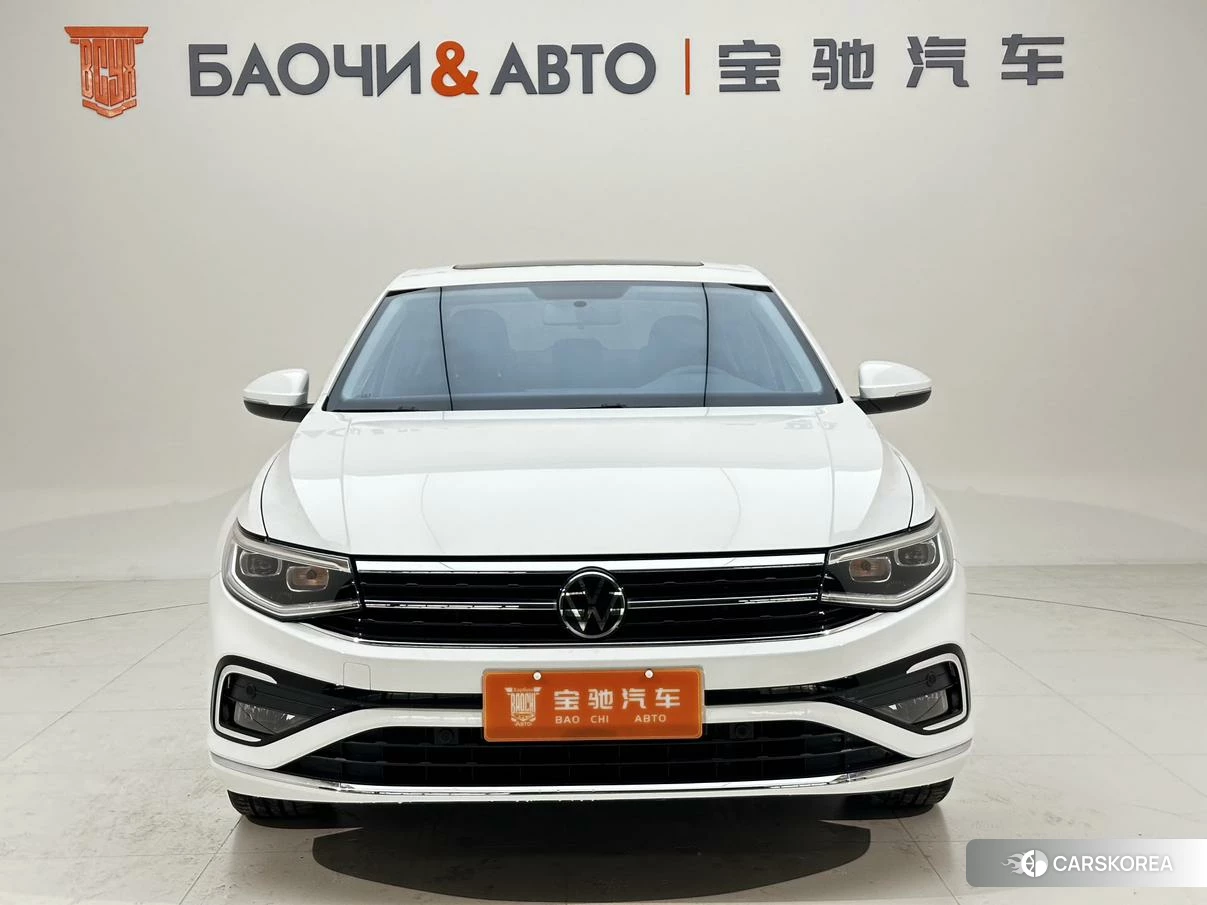 Volkswagen Bora 2022 Белый из Китая, фото 2