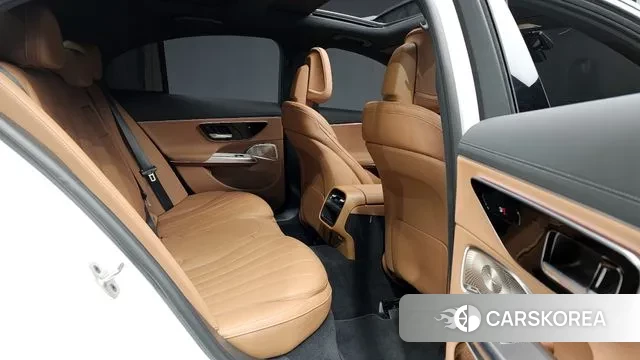 Mercedes-Benz E-Class W214 2024 Белый из Кореи, фото 2