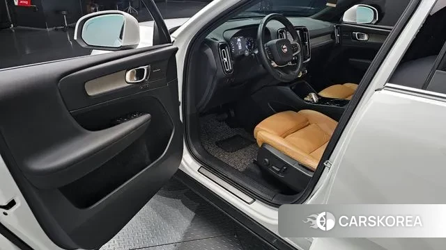 Volvo XC40 2020 Белый из Кореи, фото 2