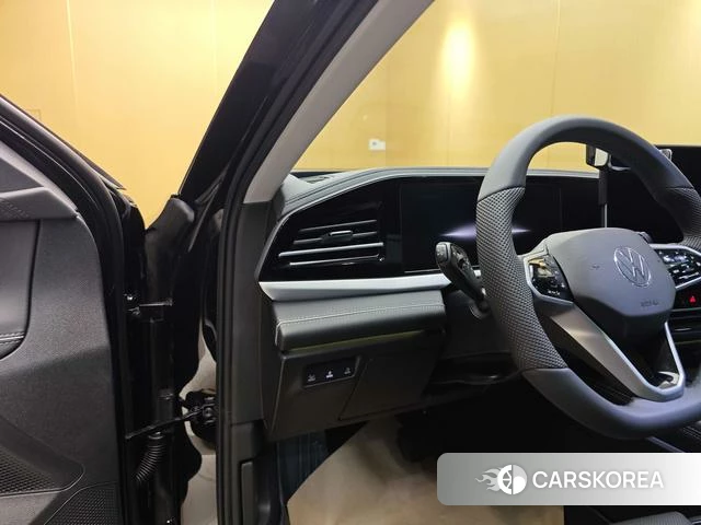 Volkswagen Passat 2026 Черный из Китая, фото 2