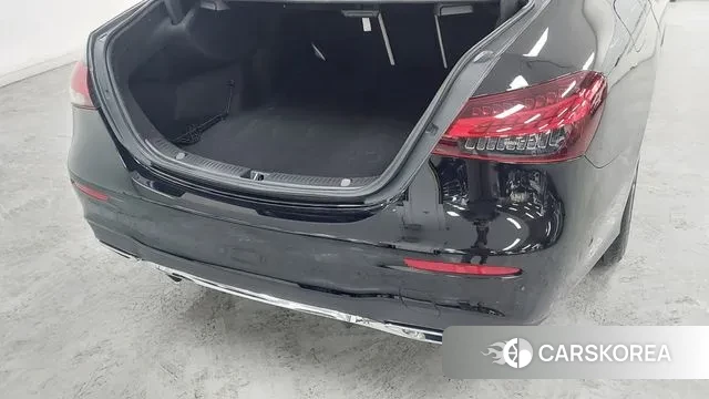 Mercedes-Benz E-Class W213 2023 Черный из Кореи, фото 2