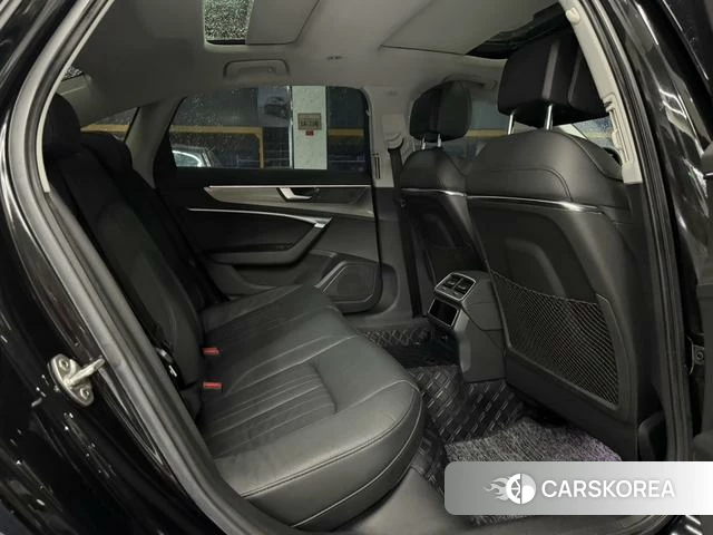 Audi A6L 2021 Черный из Китая, фото 2