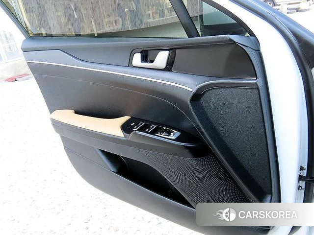 Kia K5 3rd generation 2023 Белый из Кореи, фото 2