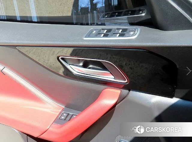 Jaguar F-PACE 2019 Черный из Кореи, фото 2