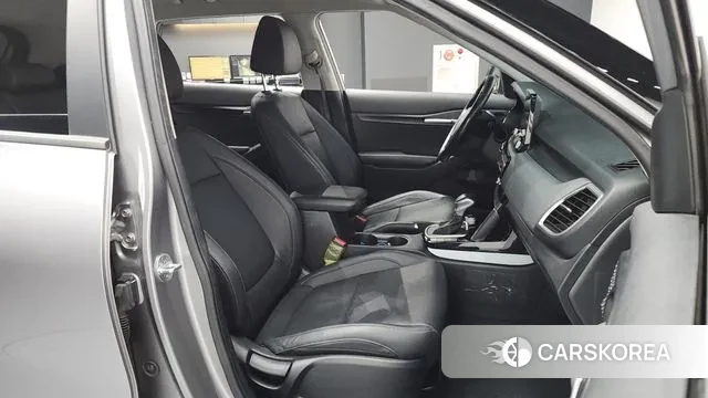 Kia Seltos 2021 Серебристо-серый из Кореи, фото 2