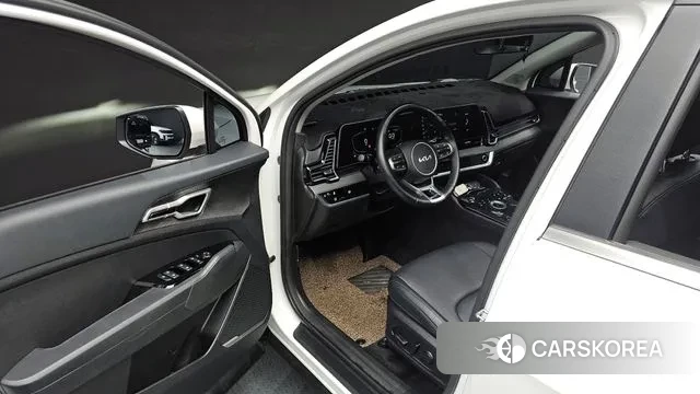 Kia Sportage 5th Generation Hybrid 2023 Белый из Кореи, фото 2