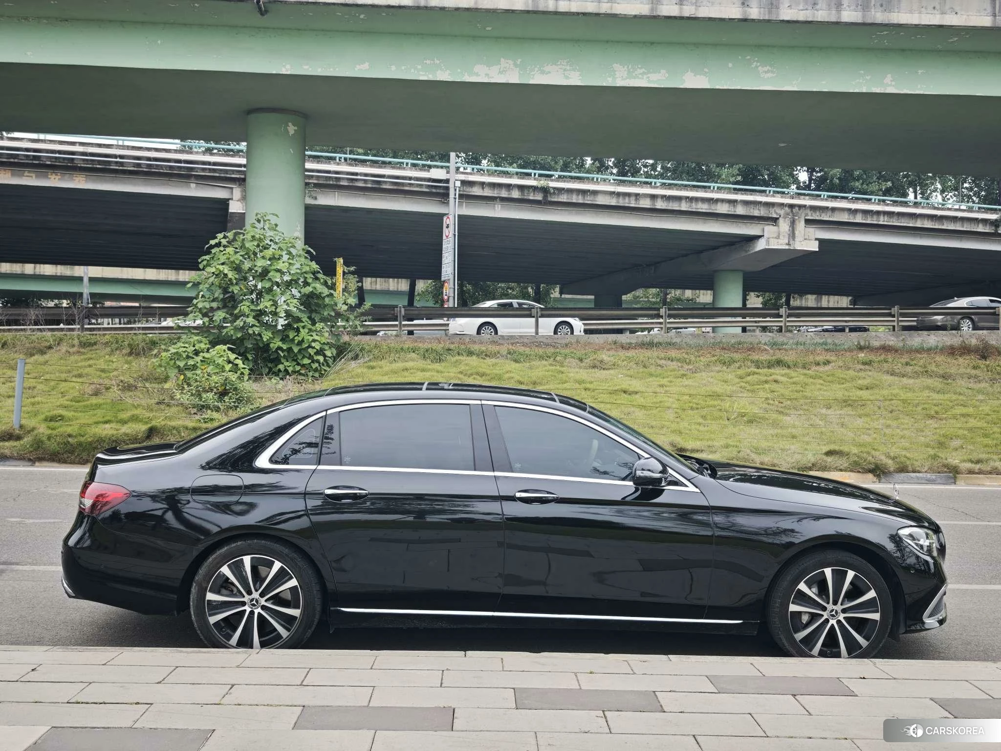 Mercedes-Benz E-class PHEV 2022 Черный из Китая, фото 2