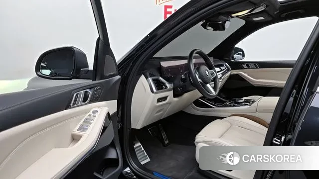 BMW X7 (G07) 2023 Черный из Кореи, фото 2