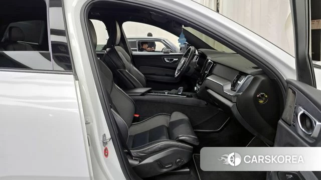 Volvo XC60 second Generation 2020 Белый из Кореи, фото 2