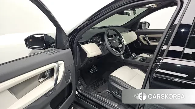 Land Rover Discovery Sports 2nd Generation 2025 Черный из Кореи, фото 2