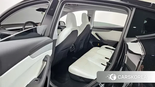Tesla Model Y 2025 Черный из Кореи, фото 2