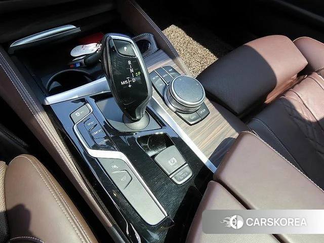 BMW 5 Series (G30) 2018 Белый из Кореи, фото 2