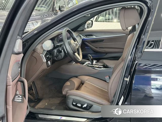 BMW 5 series 2021 Черный из Китая, фото 2